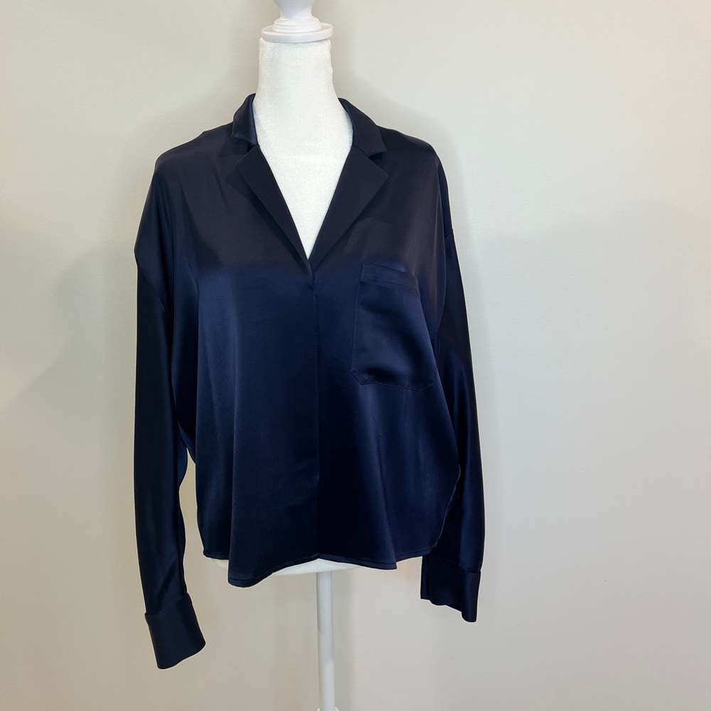 Babaton Aritzia Silky Navy Top XS